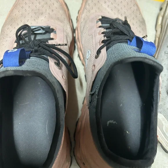 On Cloud ON Running Shoes in Pink and Gray - Picture 3 of 9